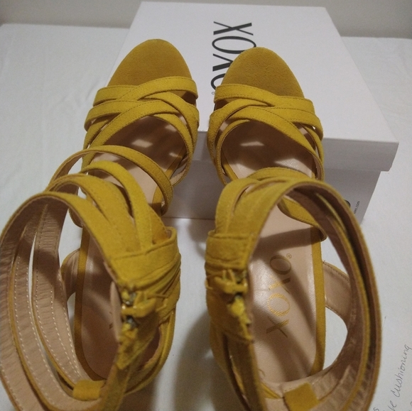 XOXO Eden Yellow Block Heel Sandals - Picture 7 of 8